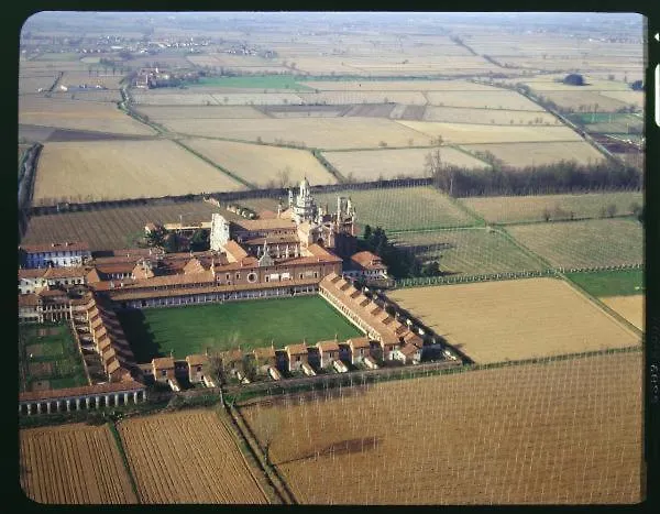 Agri Hotel Cascina Certosa 아파트호텔 체르토사디파비아